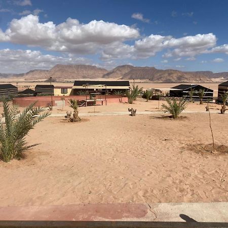 Moon Night Camp Hotel Wadi Rum Buitenkant foto