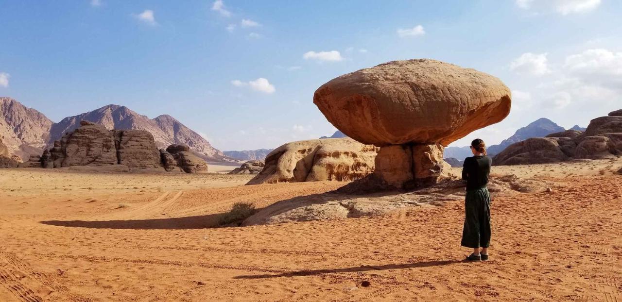 Moon Night Camp Hotel Wadi Rum Buitenkant foto