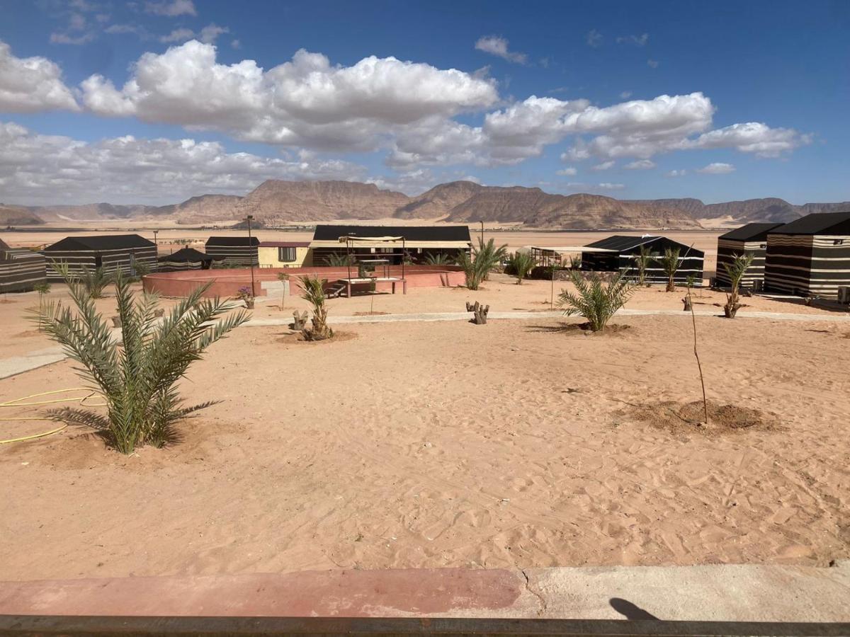 Moon Night Camp Hotel Wadi Rum Buitenkant foto