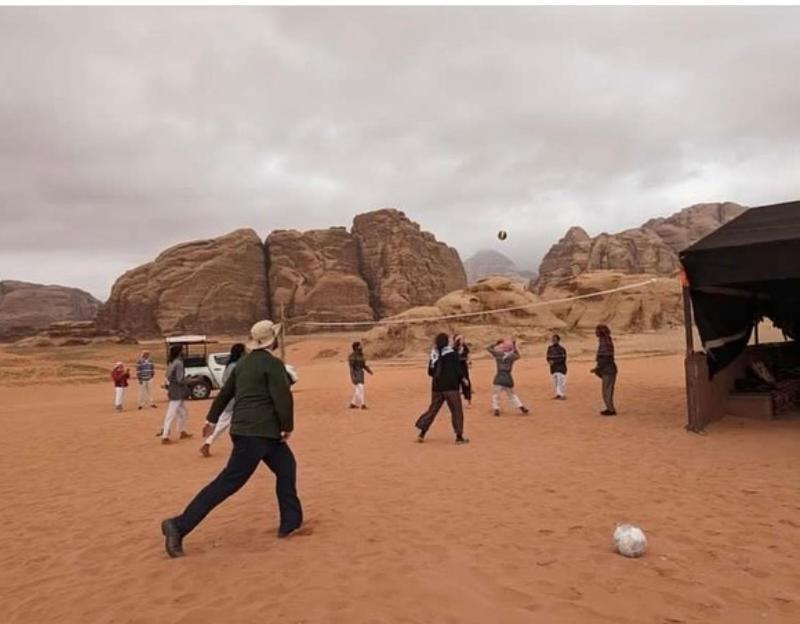 Moon Night Camp Hotel Wadi Rum Buitenkant foto