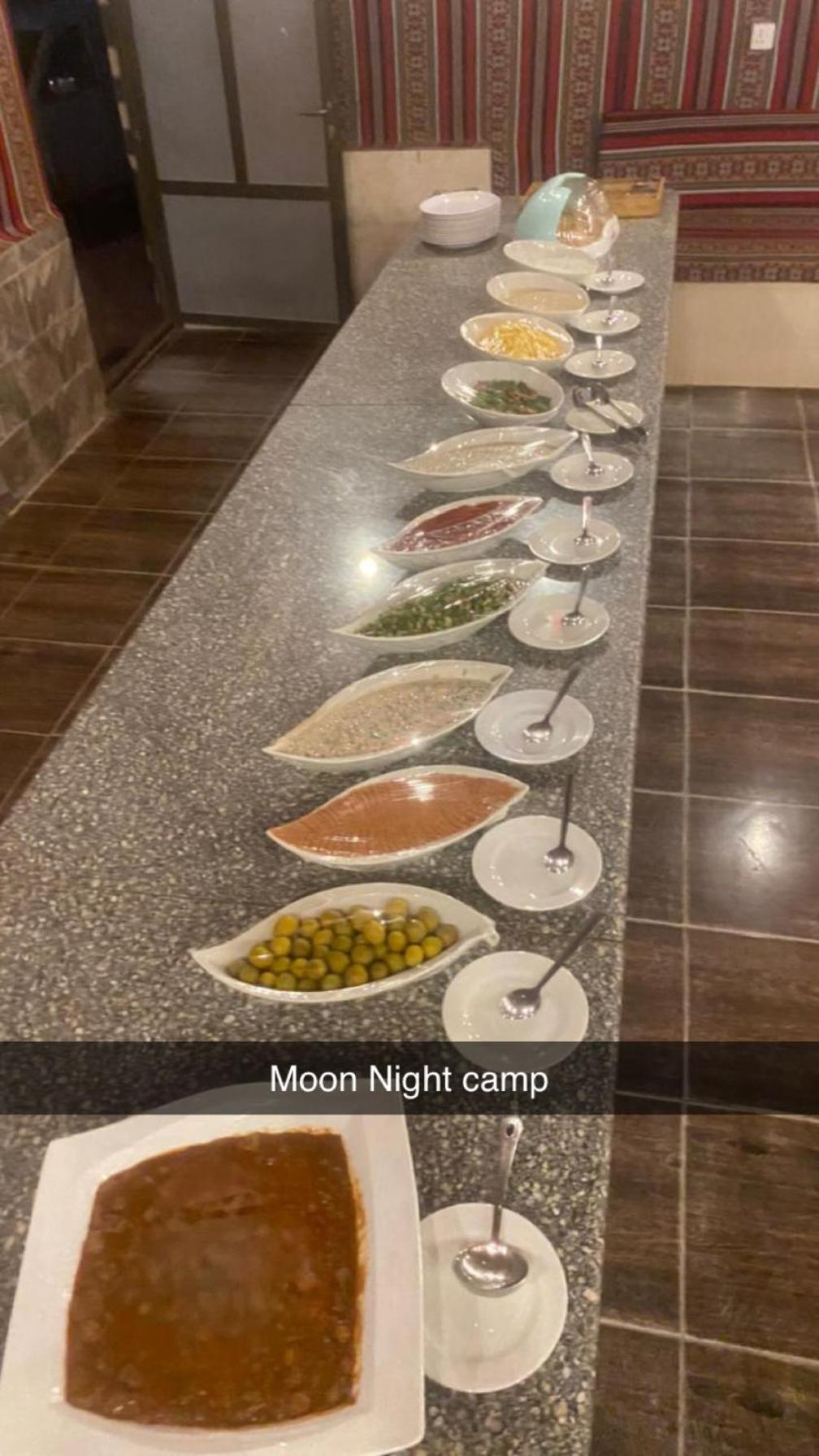 Moon Night Camp Hotel Wadi Rum Buitenkant foto